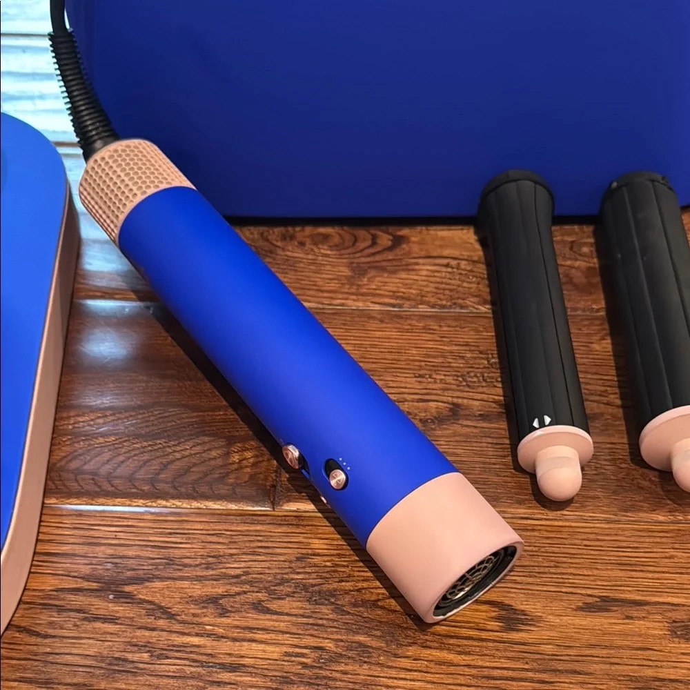 Dyson Blue and Pink Long Barrel Air Wrap with additional accessories - Picture 6 of 6